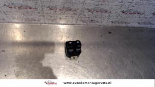 O108936 Gebruikte schakelblok ruiten Hyundai Accent