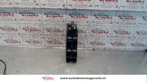 O109708 Gebruikte combischakelaar ramen Toyota Prius