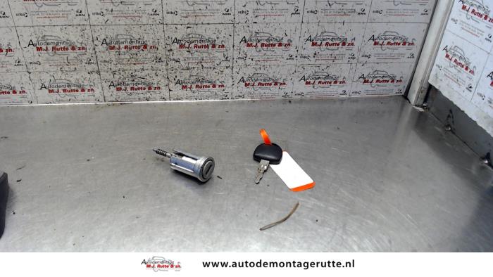Gebruikte Kontaktslot+Sleutel Opel Corsa O114034