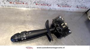 O101980 Gebruikte schakelaar richtingaanwijzer Renault Megane Scenic