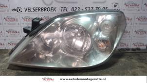 O72412 Gebruikte linker koplamp Nissan Primera