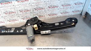 O88827 Gebruikte ruitmechaniek 4deurs links-achter Mercedes C-Klasse