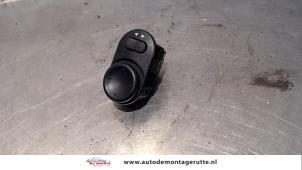 O105790 Gebruikte schakelaar spiegel Opel Corsa