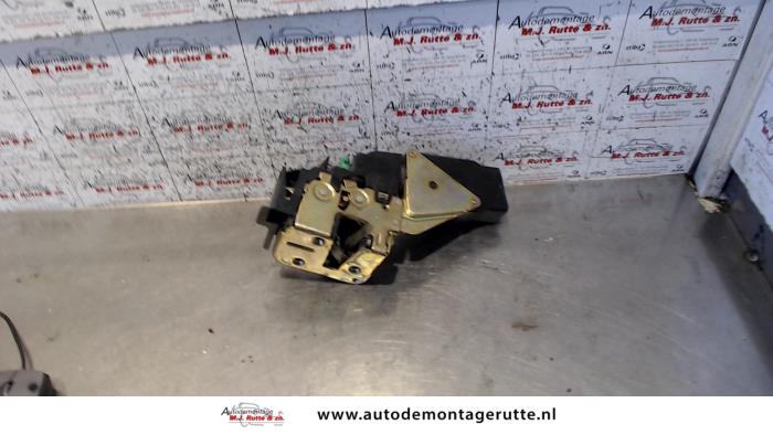 Gebruikte Deurslot Mechaniek 4Deurs links-voor Mitsubishi Space Star O83165
