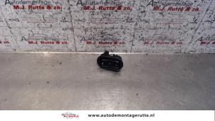 Gebruikte Ruit schakelaar elektrisch Opel Zafira (F75) 1.8 16V Prijs op aanvraag aangeboden door Autodemontage M.J. Rutte B.V.
