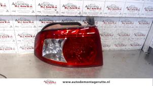 O93459 Gebruikte achterlicht links Kia Magentis
