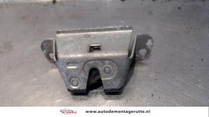 O92040 Gebruikte slotmechaniek achterklep Toyota Aygo