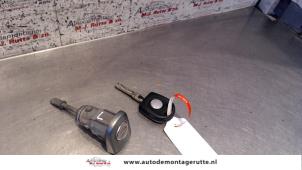 O81419 Gebruikte deurslot cilinder links Volkswagen Lupo