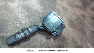 O101736 Gebruikte schakelaar richtingaanwijzer Mazda 3.