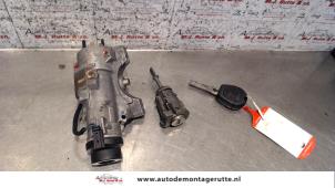 O114075 Gebruikte sleutel+contactslot Volkswagen Fox