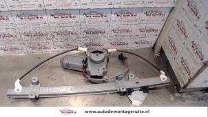 O78198 Gebruikte ruitmechaniek 4deurs links-voor Nissan Primera