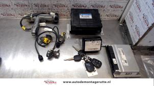 Gebruikte Set Cilindersloten (compleet) Kia Magentis (GD) 2.5 V6 Prijs op aanvraag aangeboden door Autodemontage M.J. Rutte B.V.