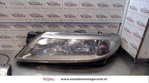 O72810 Gebruikte linker koplamp Renault Laguna