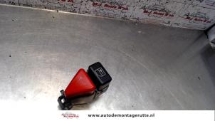 O104076 Gebruikte gevarenlicht schakelaar Mercedes Vaneo