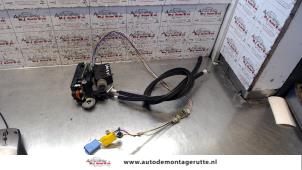 O83300 Gebruikte slotmechaniek portier 4deurs links-achter Mercedes Vaneo