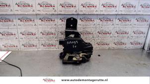 O82955 Gebruikte slotmechaniek portier 4deurs links-voor Volkswagen Passat