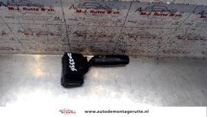 O103431 Gebruikte ruitenwis schakelaar Mazda 3.