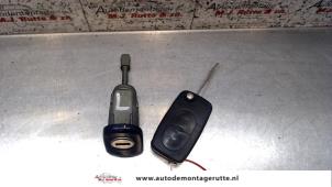 O81462 Gebruikte cilinderslot portier links Volkswagen Passat