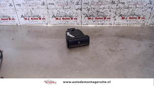 O106908 Gebruikte handrem schakelaar Toyota Prius