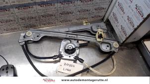 O77751 Gebruikte ruitmechaniek 2deurs links-voor Peugeot 1007