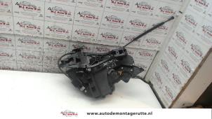 O84054 Gebruikte slotmechaniek portier 4deurs rechts-achter Volvo V50