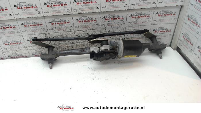 Ruitenwismotor+Mechaniek van een Kia Rio II (DE) 1.4 16V 2006