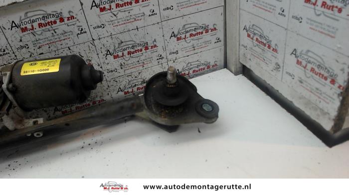 Ruitenwismotor+Mechaniek van een Kia Rio II (DE) 1.4 16V 2006