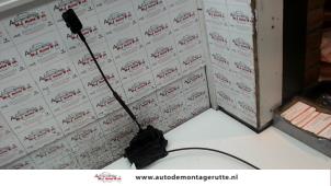 O92358 Gebruikte slotmechaniek achterdeur bus-bestel Renault Kangoo