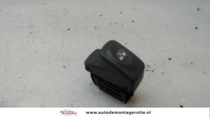O107980 Gebruikte ruit schakelaar elektrisch Renault Twingo