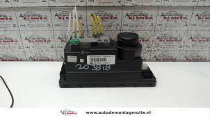 O110871 Gebruikte pomp elektrische deurvergrendeling Mercedes C-Klasse