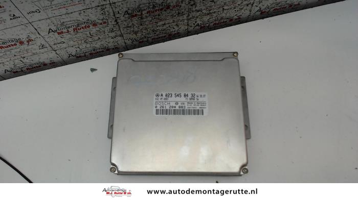 Computer Motormanagement van een Mercedes-Benz C (W202) 1.8 C-180 16V 1998