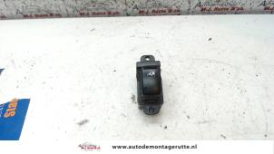 O107659 Gebruikte schakelaar elektrisch raam Kia Rio