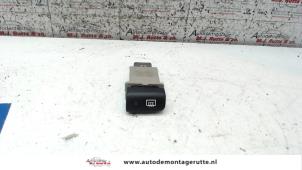 O106774 Gebruikte verwarmingsschakelaar achterruit Kia Rio
