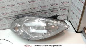 O73342 Gebruikte koplamp rechts Mercedes A-Klasse