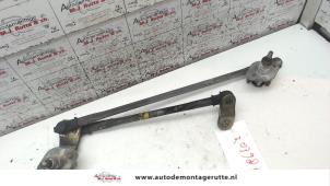 O118221 Gebruikte ruitenwis mechaniek Mazda Demio