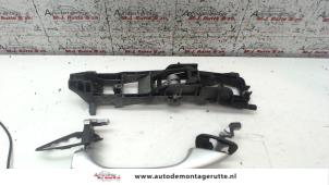 O79608 Gebruikte deurgreep 2deurs links Mercedes C-Klasse