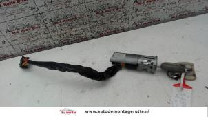 O114365 Gebruikte sleutel+contactslot Renault Twingo