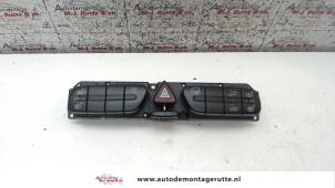 O104026 Gebruikte paniekverlichtings schakelaar Mercedes C-Klasse