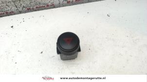 O104289 Gebruikte paniekverlichtings schakelaar Hyundai H300