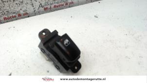 O107543 Gebruikte schakelaar elektrisch raam Hyundai H300