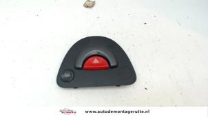 O104409 Gebruikte schakelaar paniekverlichting Smart Fortwo