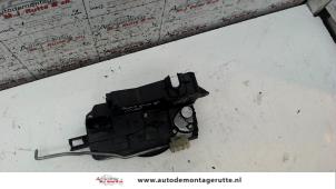 O83576 Gebruikte portierslot mechaniek 4deurs rechts-voor Opel Vectra