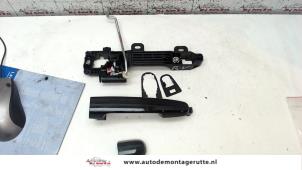 O81158 Gebruikte deurgreep 4deurs rechts-voor Peugeot 108