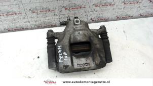 O112076 Gebruikte remklauw (tang) rechts-voor Peugeot 108