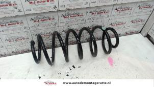O132123 Gebruikte torsieveer achter Peugeot 108