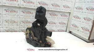 O83344 Gebruikte slotmechaniek portier 4deurs links-achter Volkswagen Passat
