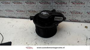 O130232 Gebruikte kachel ventilatiemotor Renault Master