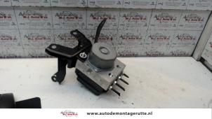 O114832 Gebruikte abs pomp Peugeot 108