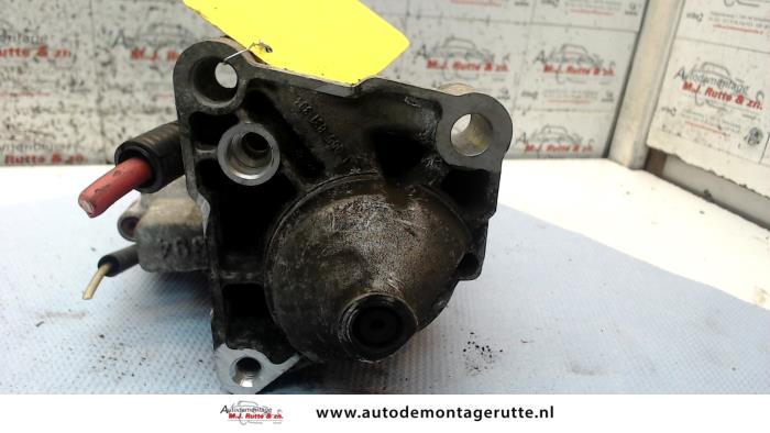 Startmotor van een Renault Megane II CC (EM) 2.0 16V 2004