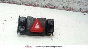 O104021 Gebruikte paniekverlichtings schakelaar Mercedes C-Klasse